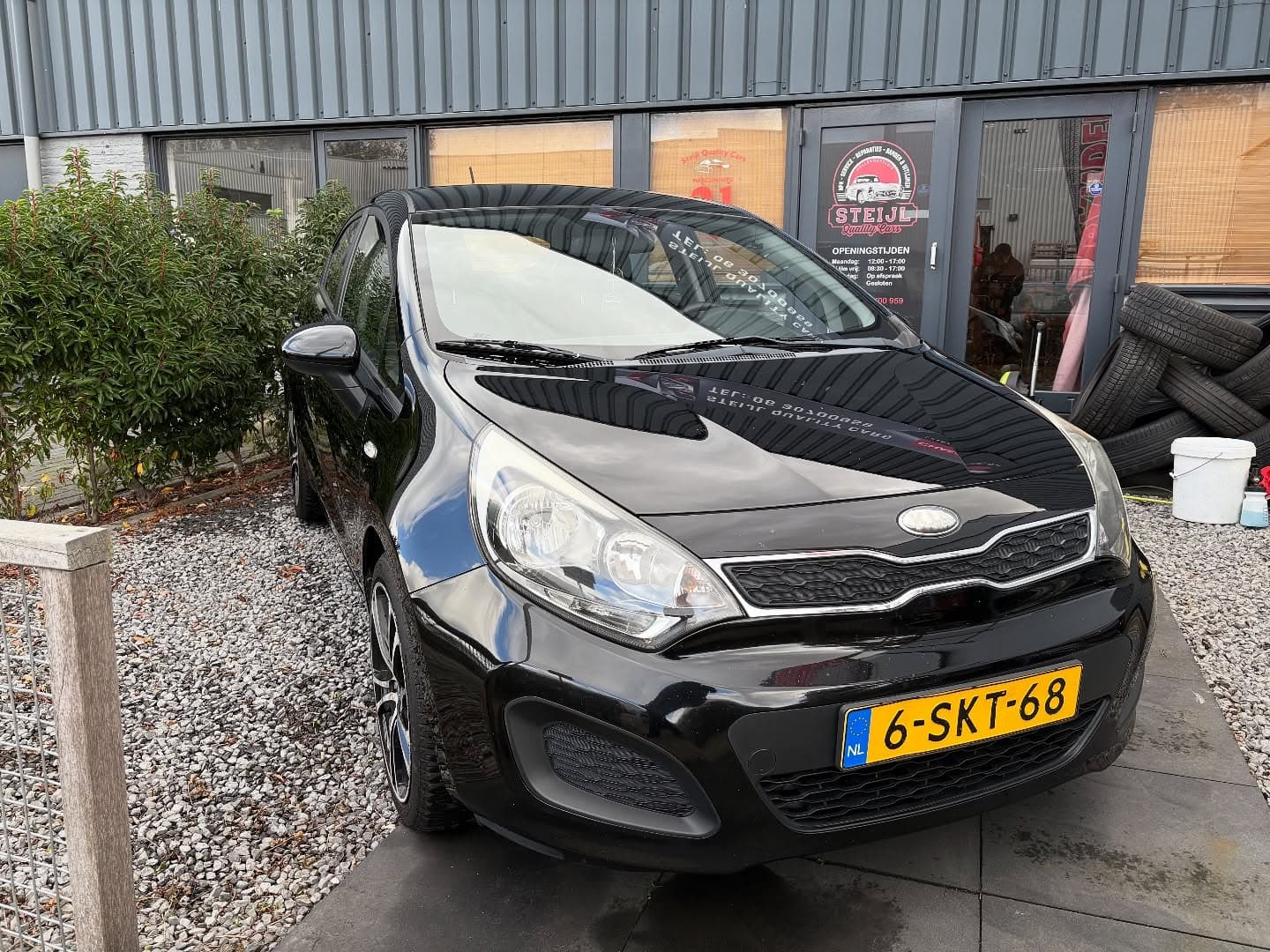 Kia Rio na een volledige lak- en wasbehandeling door Steijl Car Care